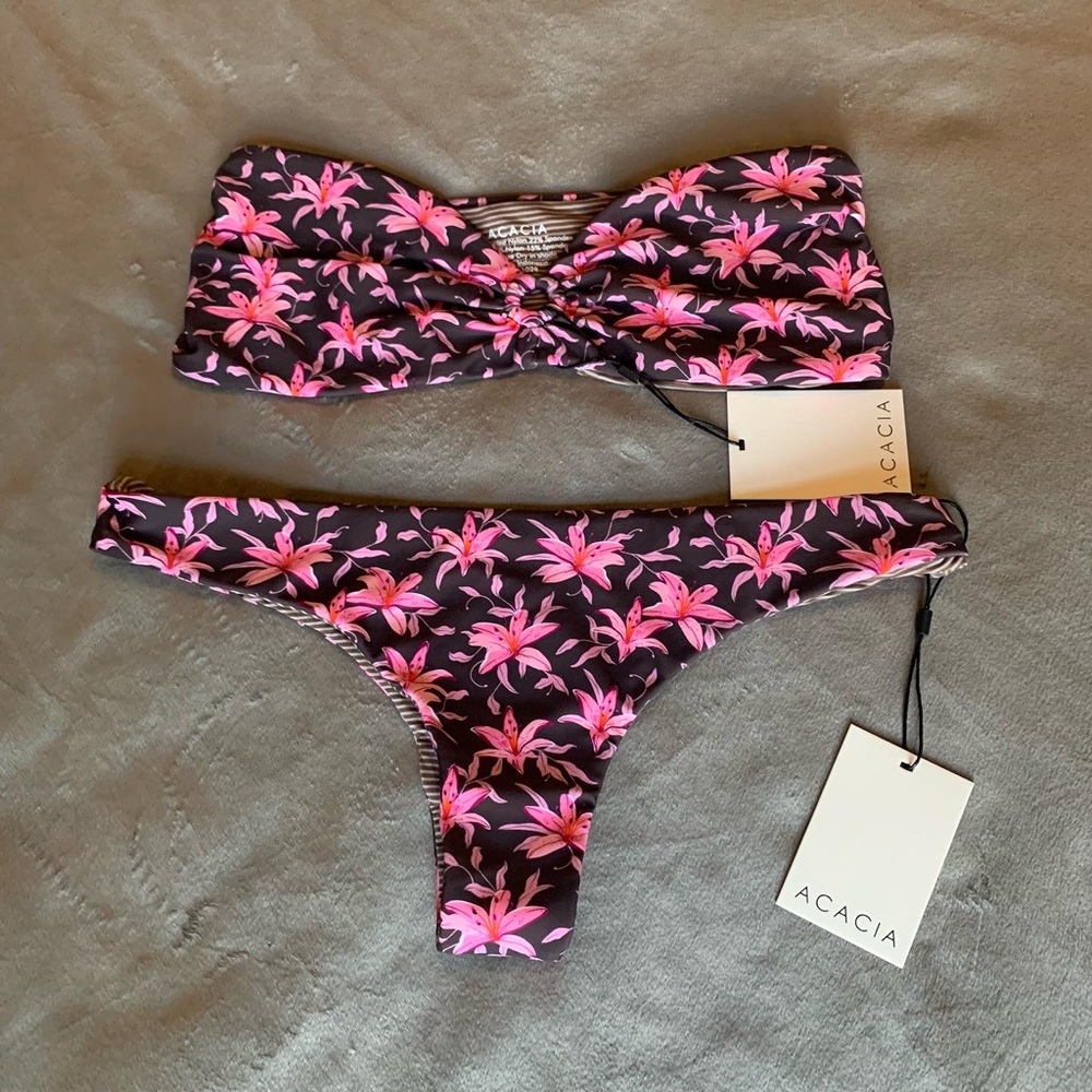 Acacia Madonna Set